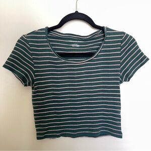 American Eagle crop top 💚